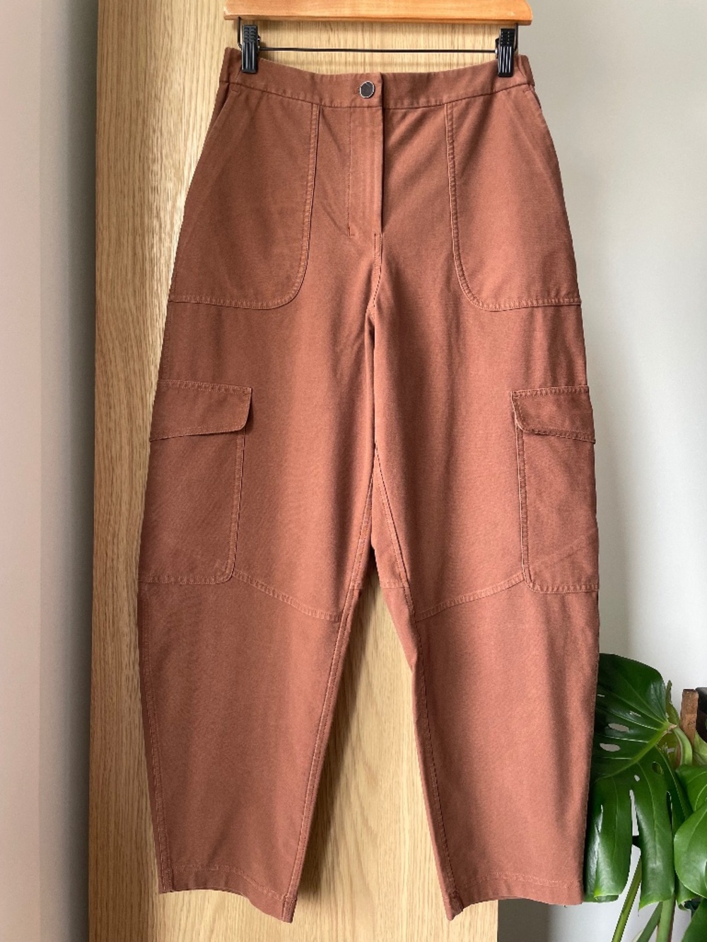 Lululemon Light Utilitech Cargo Pocket High-Rise Pant - Size 29